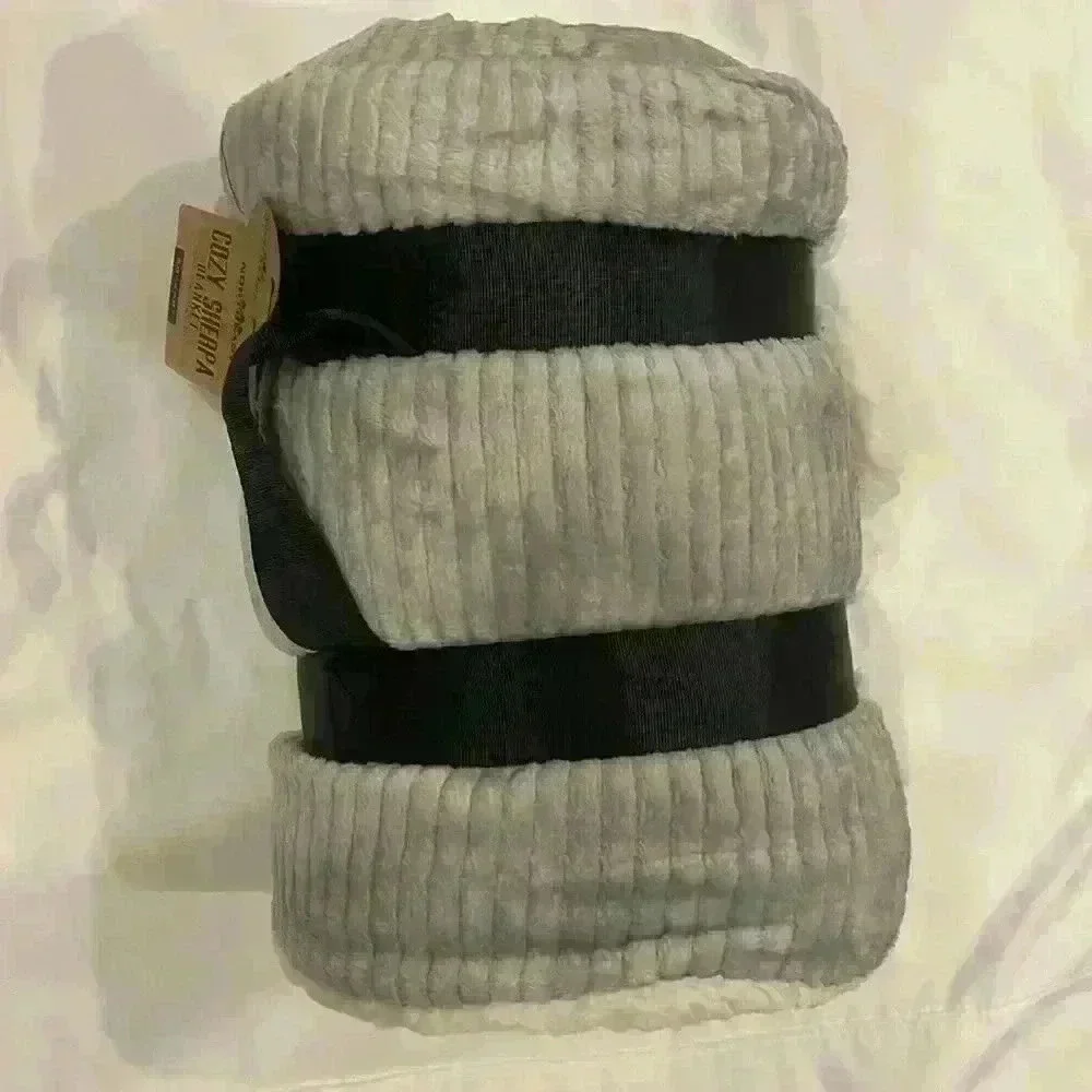 Northeast Outfitters Cozy Cabin Ribbed Sherpa Blanket